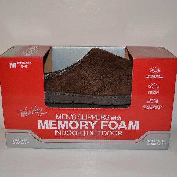 Wembley Men's Slippers - Picture 1 of 2